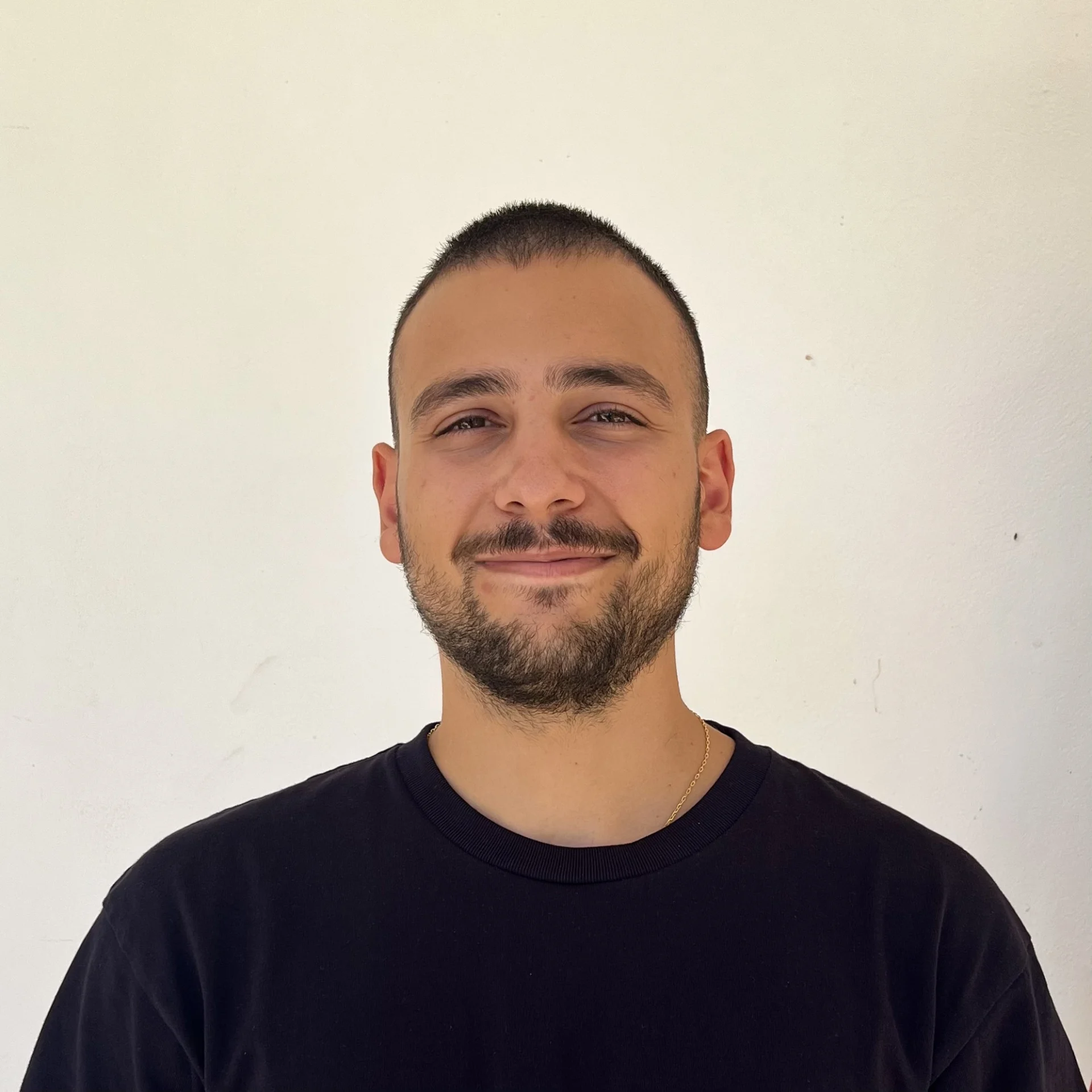 Manos Koulourgiotis
